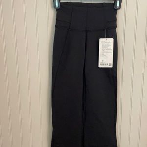 BNWT Lululemon Groove Pant Bootcut size 2 Black